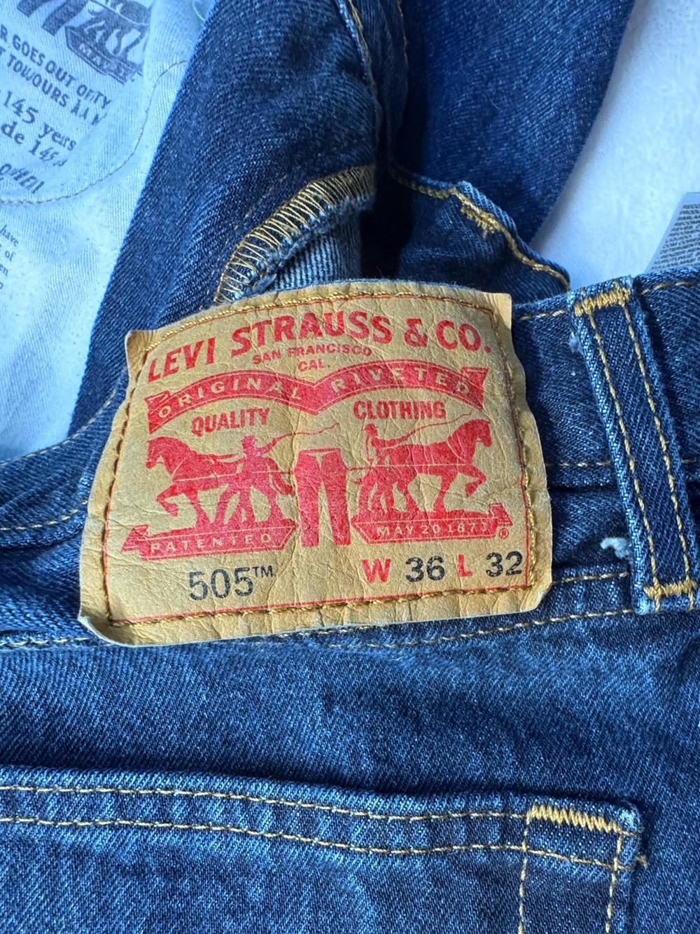 Levi’s 505 Regular Fit Jeans Men’s 36x32 Dark Wash Denim Pants - Picture 12 of 13